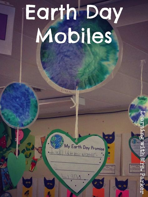 Earth Day Mobiles - Freebie - Learning With Mrs. Parker April Activities, Earth Week, Earth Day Projects, Spring Kindergarten, Spring School, Earth Day Crafts, Earth Day Activities, Kindergarten Science, E Mc2