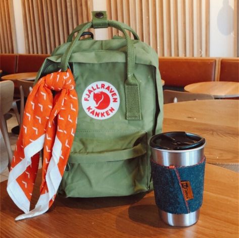 #zerowaste #fjallraven #fjallravenkanken Fjallraven Kanken Mini, Cute Backpacks For School, Pretty Tote Bags, Kanken Mini, Aesthetic Bags, Backpacks For School, Personal Aesthetic, Bag Aesthetic, School Aesthetic