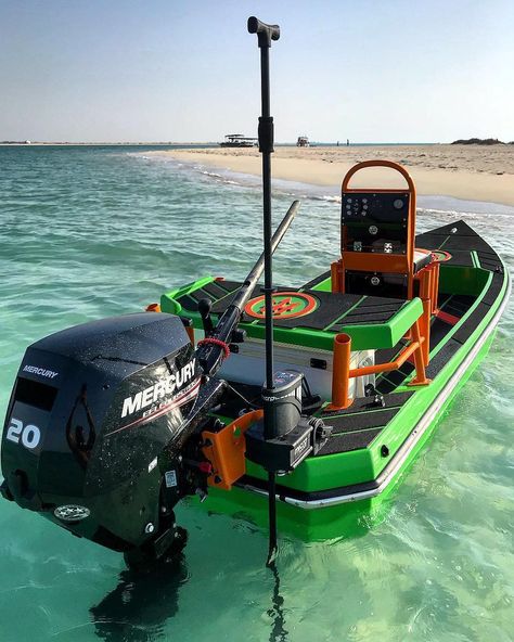 Skiff Boat Ideas, Fishing Boats Ideas, Skiff Boat, John Boats, Small Fishing Boats, Kayak Fishing Gear, Fishing Waders, Bay Boats, Boat Ideas