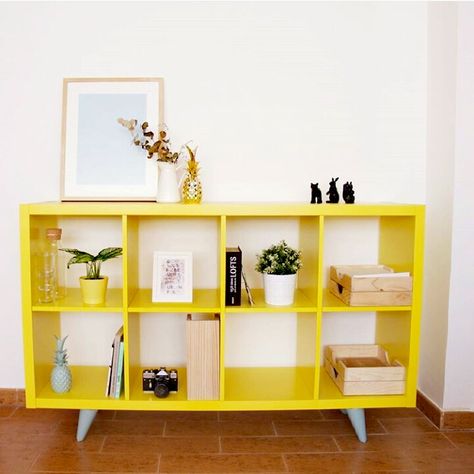 Ikea Kallax Yellow Diy Leg hallway with these legs! Furniture Rehab Diy, Ikea Yellow, Artistic Room, Yellow Furniture, Ikea Shelves, Ikea Kallax, Yellow Room, Kallax Ikea, Design Salon