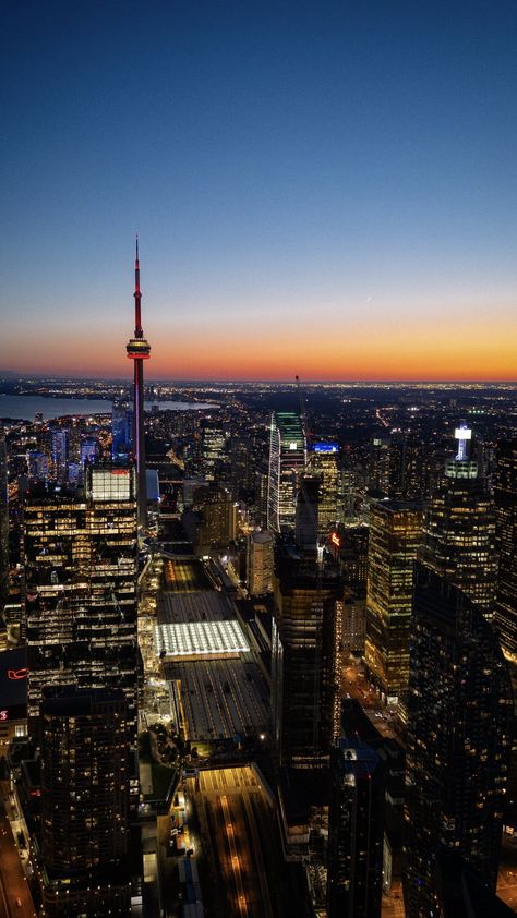 Toronto Wallpaper, Toronto Aesthetic, Aesthetic Apartment, Toronto City, Aesthetic Luxury, Canada Destinations, Cyberpunk City, Toronto Life, Pretty Landscapes