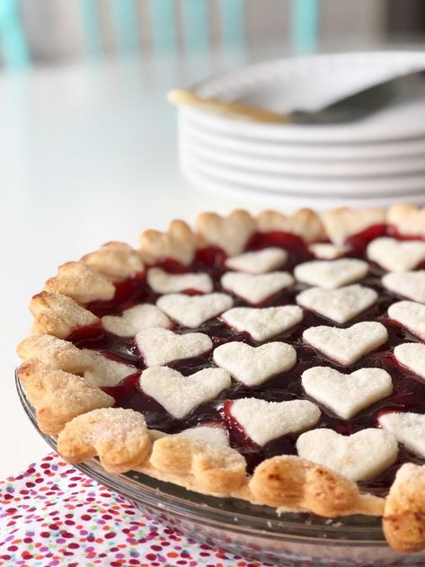 Valentine's Day Cherry Pie Sweet Cherry Pie, Pie Crust Designs, Favorite Pie Recipes, Cherry Pie Recipe, Berry Breakfast, Cherry Desserts, Pretty Life, Favorite Pie, Cherry Pie Filling