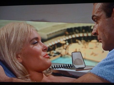 Jill Masterson, Sean Connery 007, Shirley Eaton, James Bond Movies, Bond Movies, Sean Connery, Golden Girl, Golden Girls, Screen Shot