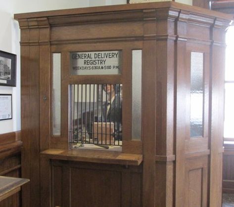 Old postal window Old Post Office Interior, Post Office Interior, Postal Office, Escape Room Themes, Customer Appreciation Day, Ticket Office, Antique Phone, Vintage Bank, Old Post Office