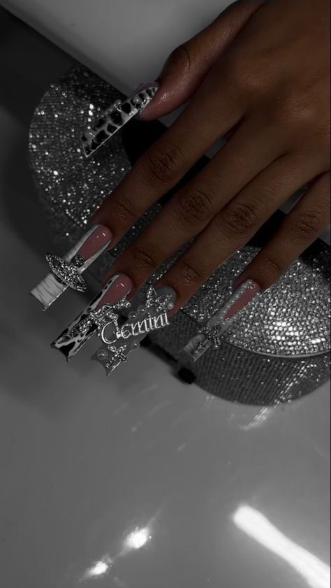 Matric Dance Nail Ideas, Silver Baddie Nails, Purple Silver Nails, Debs Nails, Silver Nails Acrylic, Silver Acrylics, Md Nails, Sliver Nails, Purple And Silver Nails