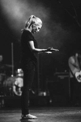 Jenn Johnson - Bethel; I love her! Worship Outfits, Jenn Johnson, Spirit And Rain, Christian Photography, Rain Falling, Bethel Church, Bethel Music, Hillsong United, Worship Leader