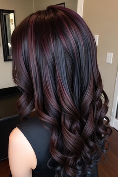 Pelo Color Vino, Rambut Brunette, Brunette Hair With Highlights, Fall Hair Color For Brunettes, Spring Hair Color, Red Highlights, Long Dark Hair, Hair Color Highlights, Spring Hairstyles