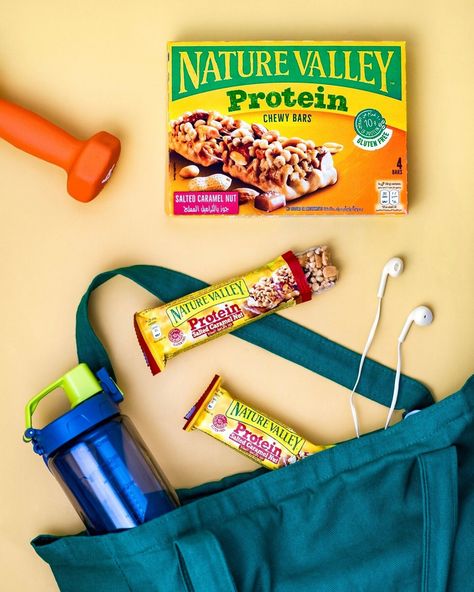 Food product photography for Nature Valley by Creatively Squared #visualcontent #contentcreation #flatlay #food Energy Bar Photography, Food Styling Photography Inspiration, Food Product Photography Ideas, Food Packaging Photography, Flatlay Photography Ideas, Snack Photography, Product Packaging Photography, Product Shoot Ideas, Amazon Photography