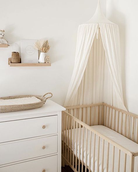 Nursery Minimalist, Canopy Nursery, Baby Crib Canopy, Cream Nursery, Small Baby Room, Neutral Kids Room, Baby Nursery Inspiration, Baby Room Neutral, Baby Room Themes