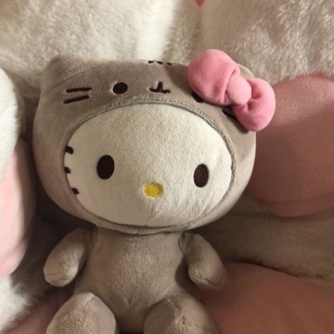 Soft Hello Kitty Aesthetic, Hello Kitty Plushie, Hello Kitty Plushies, Cat Profile, Kitty Clothes, Hello Kitty Aesthetic, Hello Kitty Clothes, Abstract Wallpaper Design, Hello Kitty Plush