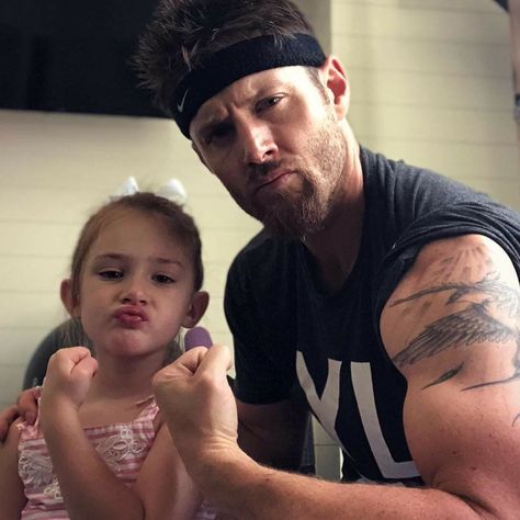 Jensen and his daughter, 2018 Jensen Ackles Family, Ackles Family, Danneel Ackles, Benedict Sherlock, Jensen Ackles Supernatural, Jensen Ackles Jared Padalecki, Jared Jensen, Supernatural Jensen, Winchester Boys