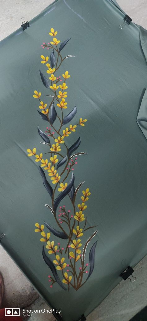 Fabric Painting Motifs Floral, Painting Motifs Design, Suite Painting Design, Suit Painting Designs Punjabi Easy, Free Hand Flowers Painting, Fabric Painting Ideas On Suits, Fabric Painting Suit Design, Penting Suit Design, Fabric Painting On Clothes Kurti