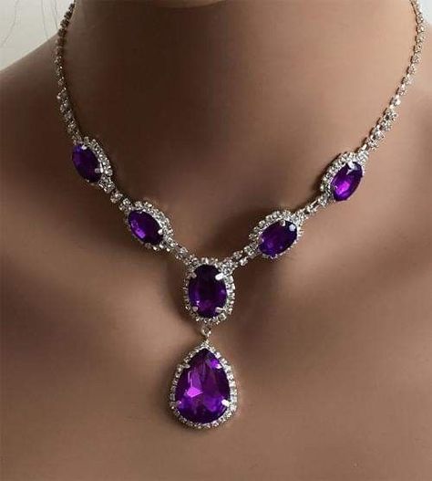 قلادات متدلية, Kendra Scott Necklace, Expensive Jewelry Luxury, Purple Diamond, Purple Jewelry, Purple Necklace, Turkish Jewelry, Necklace Bridal, Gold Necklace Set