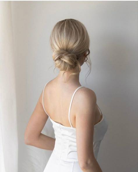 Classic and chic, this voluminous bun is perfect for a date night or just running errands. Hairstyle by: @alexgabouryyt #lowbunhairstyles #lowbun #hairstyles #hairstyleideas #summerhairideas #hairstyles #hairgoals #hairtutorials 90s Updo, Alex Gaboury, Low Bun Hairstyle, Low Bun Wedding Hair, Bridesmaid Hair Inspo, Sanggul Modern, Hairstyle Wedding, Wedding Hair Up, Low Bun Hairstyles