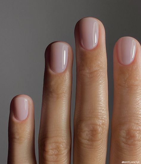 Introducing BB Cream Nails: The Subtle Nail Trend You Need to Try Now - Bangstyle - House of Hair Inspiration Eyebrow Trends, Natural Nails Manicure, New Nail Trends, Subtle Nails, Pink Gel, Nail Polish Trends, Cream Nails, Neutral Nails, Naha