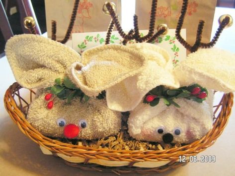 Genius Christmas Ideas - Emma Owl Washcloth Elephant, Washcloth Crafts, Nursing Home Gifts, Towel Art, Soap Tutorial, Towel Animals, Reindeer Craft, Wash Clothes, Towel Crafts