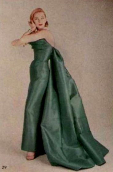 1957 Nina Ricci 1950s Gown, 1959 Fashion, Luxurious Brands, Filipino Clothing, Gown Green, Fashion 1950, Vintage Attire, Vintage Evening Gowns, Vintage Hollywood Glamour