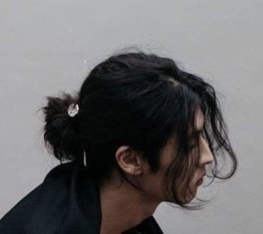 Wavy Low Ponytail, Deep Brunette Hair, Guys With Ponytails, Mha Family, Shoulder Length Hair Men, Yuichi Usagi, Shoulder Length Black Hair, Man Ponytail, Fantasy Oc