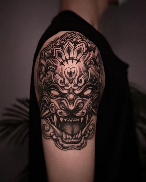 Food with mandala shoulder tattoo Tattoo Ideas Arms Men, Foo Dog Shoulder Tattoo, Mens Tattoos Shoulder, Shoulder Tattoo Man, Chinese Dog Tattoo, Japanese Shoulder Tattoo, Shoulder Mandala Tattoo, Foo Dog Tattoo Meaning, 110 Tattoo