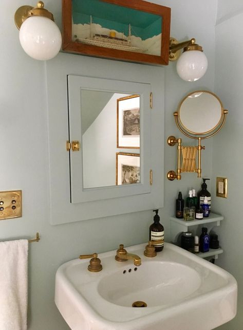 Best Amateur Bathroom: Juliet Feehan’s Hudson Valley Farmhouse Bath Zimmer Diy, Farmhouse Bathroom Remodel, Interior Design Minimalist, Bad Inspiration, Interior Minimalista, Design Blogs, Farmhouse Bathroom, Hudson Valley, Cheap Home Decor