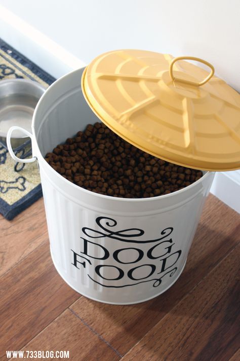 DIY Dog Food Storage Container - Inspiration Made Simple Dog Food Storage Ideas, Large Dog Food Storage, Food Storage Ideas, Dogs Diy Projects, Dog Food Storage Containers, Diy Dog Food, Apartment Dogs, Dog Food Container, Food Canisters