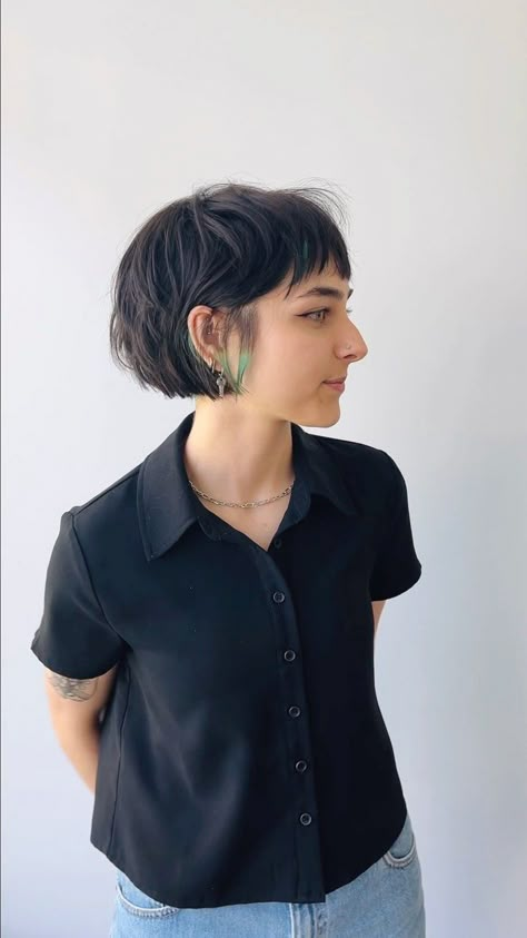 Very Short Bob Straight Hair, Bob Haircut Angled, Short Bob Thick Hair Straight, Women’s Hair Short Bob, Textured Pixie Bob, Straight Hair Cuts Short, Shaggy Bangs Short Hair, Short Wash And Go Hairstyles, Short Hair With Undercut Women