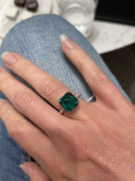 Panna Ring, Slytherin Jewelry, Emerald Watch, Emerald Ring Design, Ruby Ring Designs, Emerald Solitaire Ring, Ring Aesthetic, Popular Engagement Rings, Future Engagement Rings