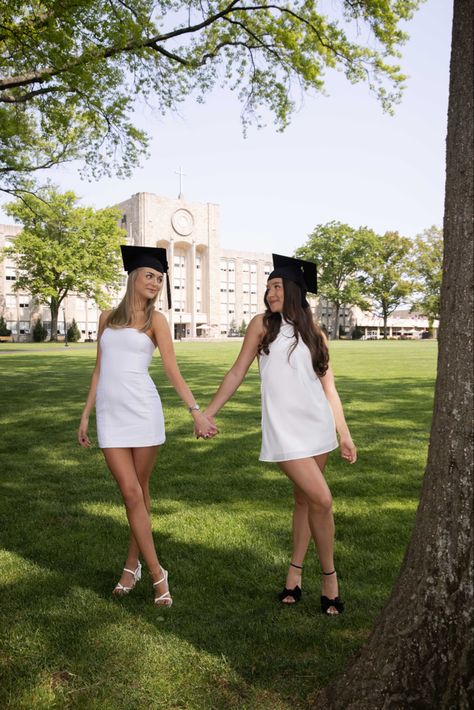 #graduation #gradphotoideas #graduate #collegelife #collegegrad #besties Clap Out Graduation, Cute Grad Pics, Silly Graduation Pictures, Aesthetic Grad Pics, Graduation Pictures With Best Friend, Cute Graduation Pictures With Friends, Grad Picture Ideas With Friends, Graduation Poses With Friends, Duo Graduation Pictures