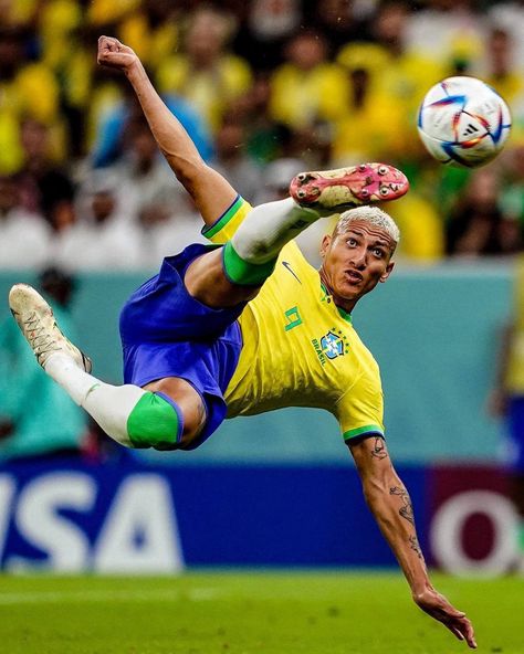 Brazil Football Team, World Cup Games, Brazil World Cup, First World Cup, Football Players Images, Soccer Guys, Soccer Goal, Soccer World, Football Boys