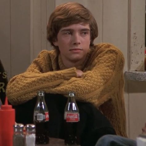 Eric Foreman Aesthetic, Eric Forman Aesthetic, That 70s Show Eric, Eric That 70s Show, That 70s Show Characters, Eric Foreman, Topher Grace, Eric Forman, 70 Show