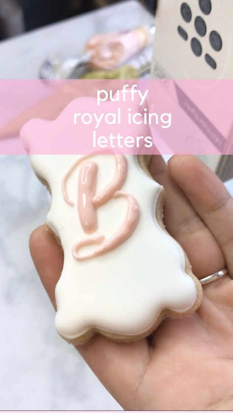 Learn to make puffy royal icing letters using one or two different consistencies #cookies #royalicing #royalicingcookies #royalicingrecipe #royalicingtransfers #sugarcookies #sugarcookiesrecipe How To Do Lettering On Cookies, Cookies With Names Royal Icing, Letter Cookies Decorated Birthday, Letter A Cookies Decorated, Decorating With Royal Icing Cookies, Lettering On Cookies, Soft Royal Icing For Cookies, Cookie Decorating Fonts, Puffy Royal Icing Letters