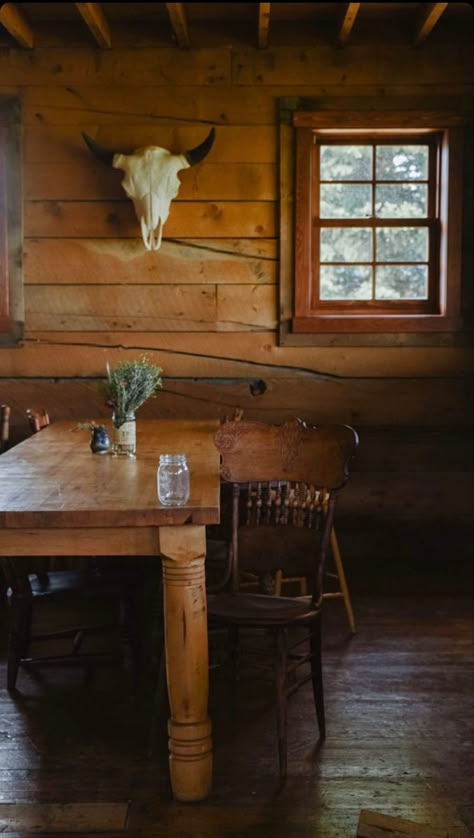 Western Kitchen, Log Cabin Rustic, Western Homes, Cabin Life, Cozy Cabin, Cabin Homes, Cabins In The Woods, Ranch House, House Inspo