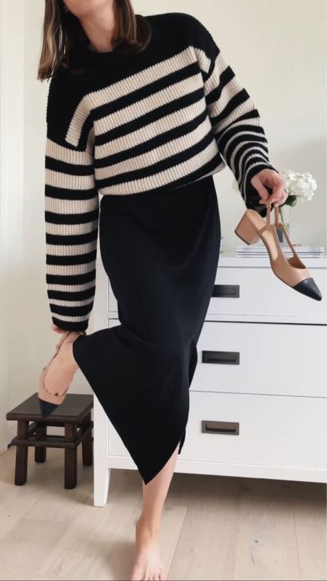 Black Midi Knit Skirt, Black Ribbed Maxi Skirt Outfit, Midi Knitted Skirt Outfit, Black Ribbed Midi Dress Outfit, Knitted Long Skirt Outfit, Rib Knit Dress Outfits Winter, Midi Ribbed Skirt Outfit, Knit Midi Dress Outfit Winter, Black Knit Midi Skirt Outfit