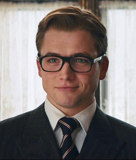 Harry Cameron, Eggsy Kingsman, Taron Edgerton, Taron Egerton Kingsman, Herren Style, Kings Man, Taron Egerton, The Perfect Guy, Hot Actors