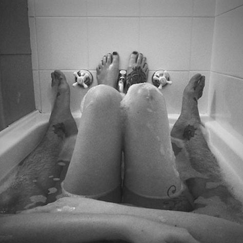 Bath Couple, Tumblr Couples, Relationship Goals Pictures, What’s Going On, Couple Aesthetic, Hopeless Romantic, Cute Couple Pictures, Cute Couples Goals, Couple Pictures