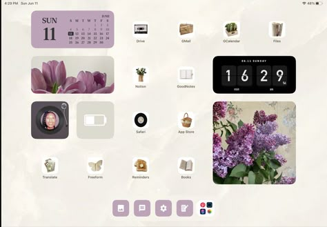 Ipad Layout Ideas Purple, Ipad Home Screen Layout Purple, Ipad Layout Purple, Aesthetic Ipad Widget Ideas, Purple Ipad Layout, Ipad Organization Ideas, Ipad Purple Aesthetic, Purple Ipad Homescreen, Ipad Homescreen Ideas Purple