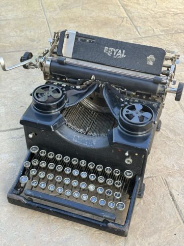 ad eBay - Find many great new & used options and get the best deals for Royal Antique 1920s Typewriter # X1211257 - Sold AS IS ! at the best online prices at eBay! Free shipping for many products! 1920s Typewriter, Retro Devices, Type Writers, Apricot Mayor, Villain Character, Drive In Theater, Vintage Typewriter, Detective Agency, Nine Lives