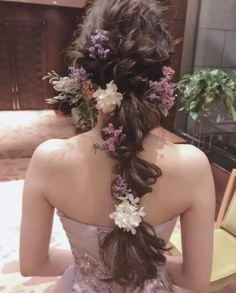 Flowers In Her Hair, Fairy Hair, Quince Hairstyles, Hair Stylies, Dream Hair, Aesthetic Hair, Hair Designs, Prom Hair, Pretty Hairstyles