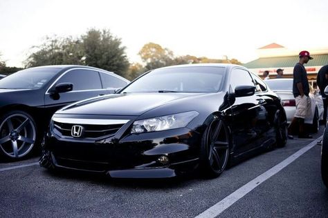 Bad ass honda. I love jdm Honda Accord Custom, Car School, Laferrari Aperta, Honda Accessories, Honda Accord V6, Taxi Car, Austin Cars, 2011 Honda Accord, Honda Accord Coupe