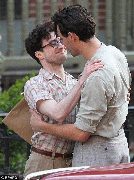 Aesthetic Guy Outfits, Rafael Miller, Kill Your Darlings, Couple Poses Reference, Human Poses Reference, Daniel Radcliffe, Human Poses, Good Movies To Watch, Pose Reference Photo