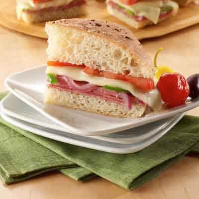 Serve this sandwich for a quick meal before the big game! Cold Sandwiches Recipes, Regular Cold Sandwich, Deli Sandwiches Recipes, Sandwich Cakes, Cold Sandwich Recipes, Recipe For Pizza, Quick Foods, Hero Sandwich, Cooking And Baking Recipes