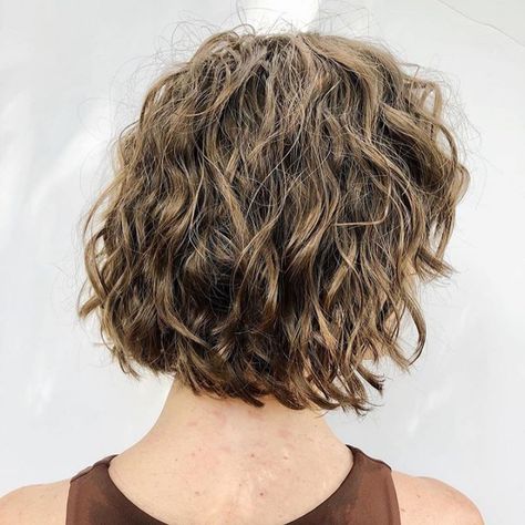 The word perm might strike a bad cord for you, but today perms have come so far. Perms are meant to give your hair more curls and definition. A perm c... C Haircut, Short Hair Perms, Light Perm, Loose Perm Short Hair, Medium Permed Hairstyles, Wave Perm Short Hair, Short Hair Perm, Curl Perm, Perm Short Hair