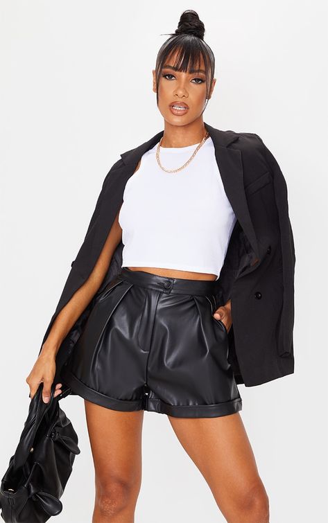 Black Faux Leather Pleat Detail Shorts - New In | PrettyLittleThing USA Short Blazer Outfits, Leather Shorts Outfit, Cute College Outfits, Short Cuir, Sweat Noir, Short Noir, Black Leather Shorts, Shorts Outfits Women, Black High Waisted Shorts