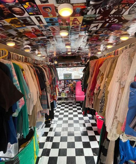 Colorful Closet Aesthetic, Cool Thrift Stores, Thrift Store Interior Design, Vintage Clothing Store Interior, Store Wall Design, Thrift Store Interior, Thrift Shop Ideas, Thrift Stores Aesthetic, Thrift Shopping Aesthetic