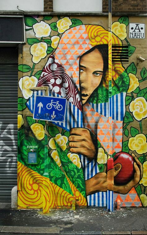 Street Art London. Vibrant mural with tribal stylings by Brazilian artist Ananda Nahu. Rivington Street, Shoreditch, London, UK. Taken September 2016. Artist Documentary, Urban Street Photography, Street Wall, Street Wall Art, Urban Graffiti, Art City, Chalk Drawings, Murals Street Art, Old Street