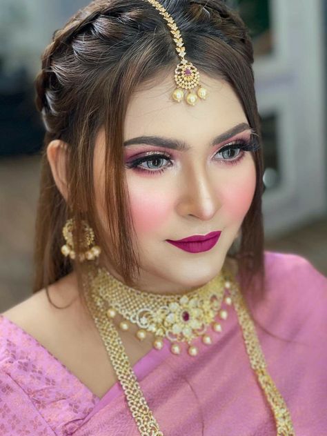 Wedding Party Makeup Indian, Sider Makeup And Hairstyle, Party Wear Makeup Look, Party Makeup For Indian Wedding, Party Makeup Looks Pakistani, Engagement Makeup Look, Wedding Party Makeup, Pakistani Makeup, Bridal Makeup Videos