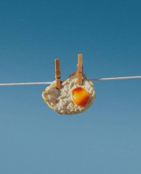 Object Photography, Still Life Photos, Foto Tips, Surrealism Photography, Conceptual Photography, An Egg, Blender 3d, Clothes Line, Photo Reference