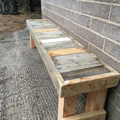 Inspired by other Pinterest ideas. An easy six-foot bench made out of weathered pallet, random scrap wood, 2x4s, and one 4x4. Repurpose Scrap Wood, Repurpose 2x4 Scraps, 2 By 4 Scrap Wood Projects, Scrap 4x4 Wood Projects, Scrap Wood Garden Projects, Scrap Wood Fence, Scrap Wood Projects Diy Outdoor, 2x4 Scrap Wood Projects Diy, 2 X 4 Scrap Wood Projects