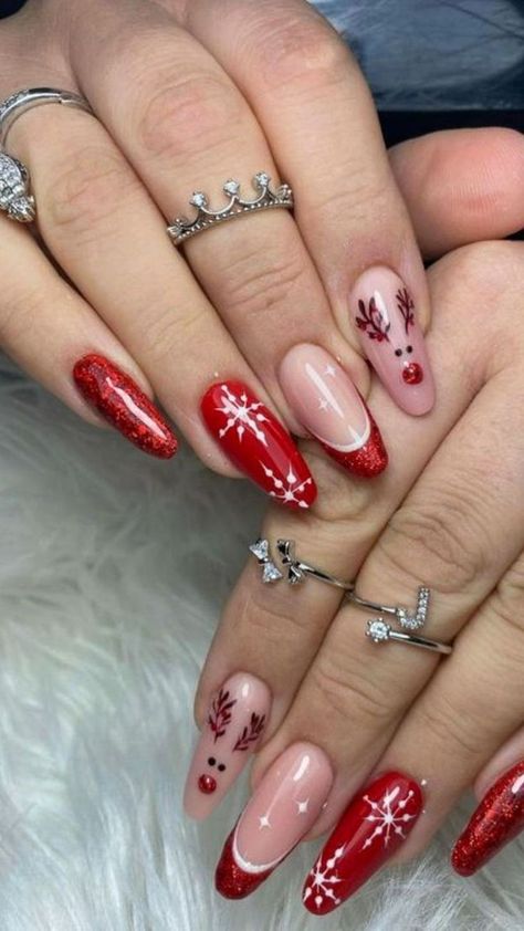 Christmas Nail Designs Holiday, Classy Nail Art Ideas, December Nails, Red Christmas Nails, Festive Nail Art, Holiday Nail Designs, Cute Christmas Nails, Christmas Nails Easy, Christmas Gel Nails