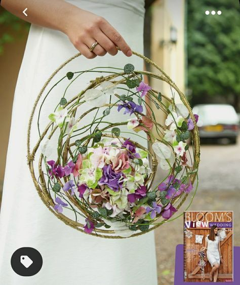 Fleurs Diy, Creative Flower Arrangements, Wedding Centerpieces Diy, Home Diy Decor, Floral Bags, Flower Ball, Deco Floral, Home Diy Projects, Hydrangea Flower